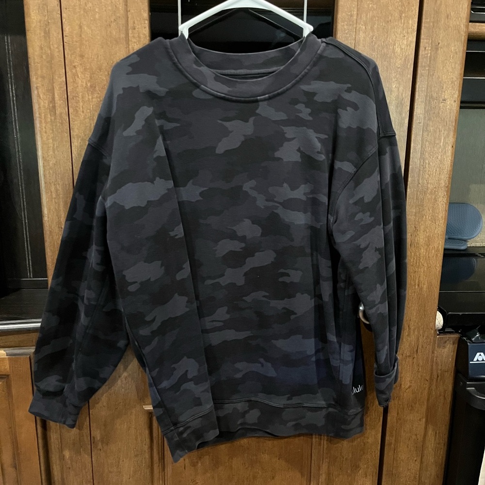 lululemon athletica Women's Gray Camouflage Crewneck Sweater